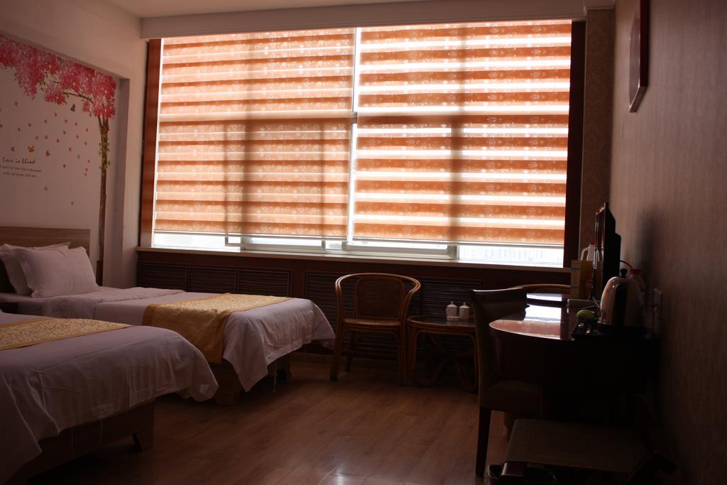 Qingdao Hongyun Jiahe Business Hotel Buitenkant foto